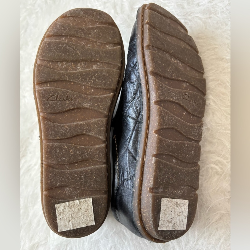 Clarks Women’s Black Leather Loafers - Picture 3 of 4